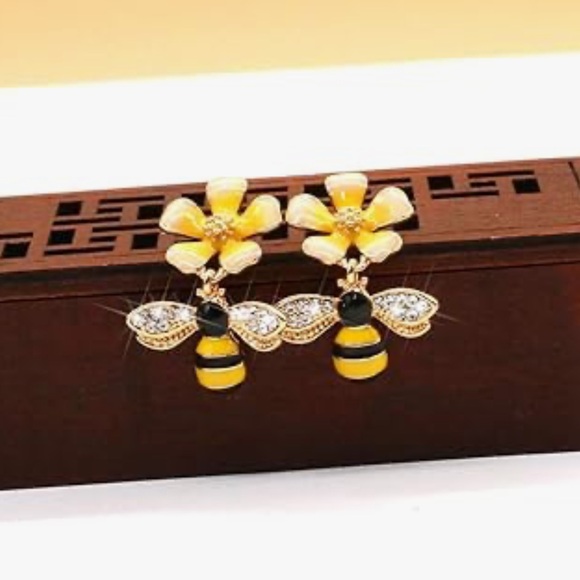 Bee Stud Gold Plated Dangle Drop Earrings for Women Jewelry - Picture 5 of 9